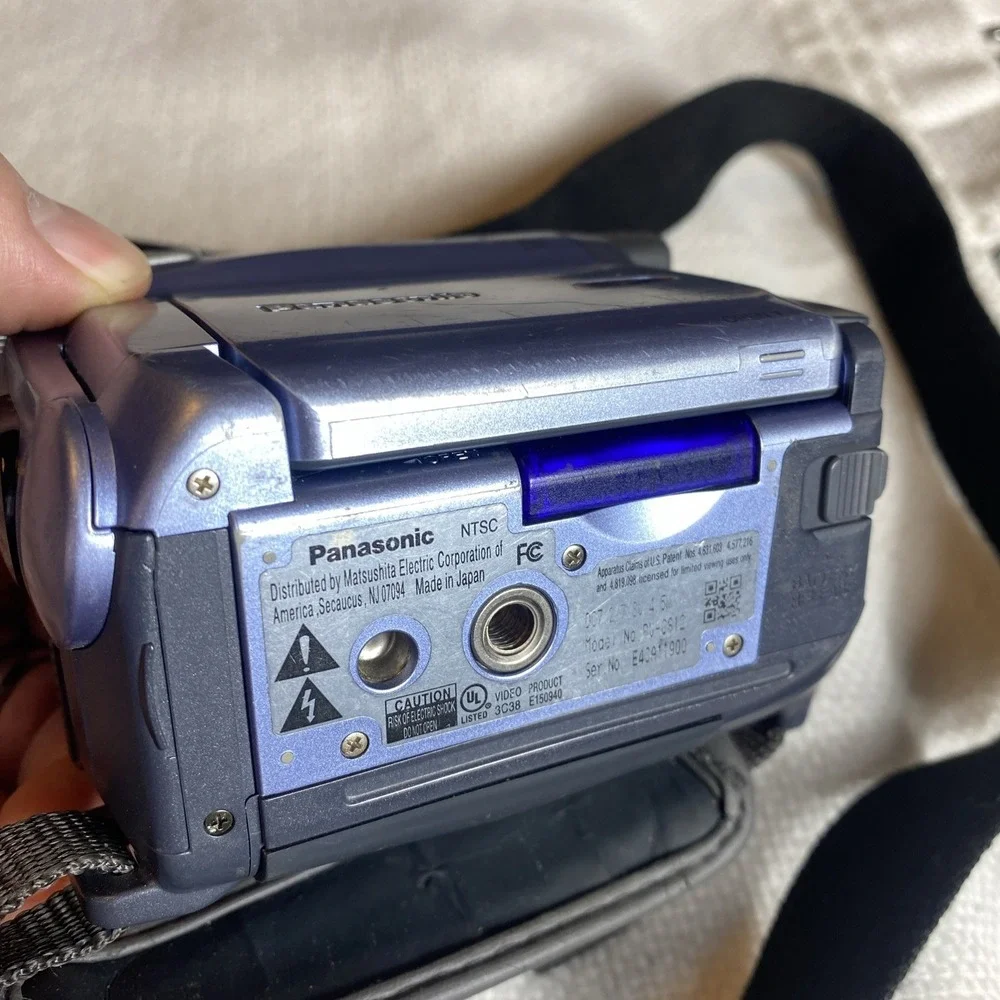 Panasonic PV-GS12 Mini DV Hybrid Camcorder No Battery/Charger- For Parts-Tested